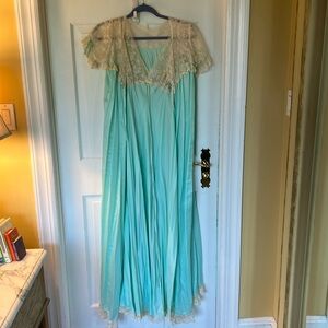 Antique Lace and silk nightgown set from the ‘60’s